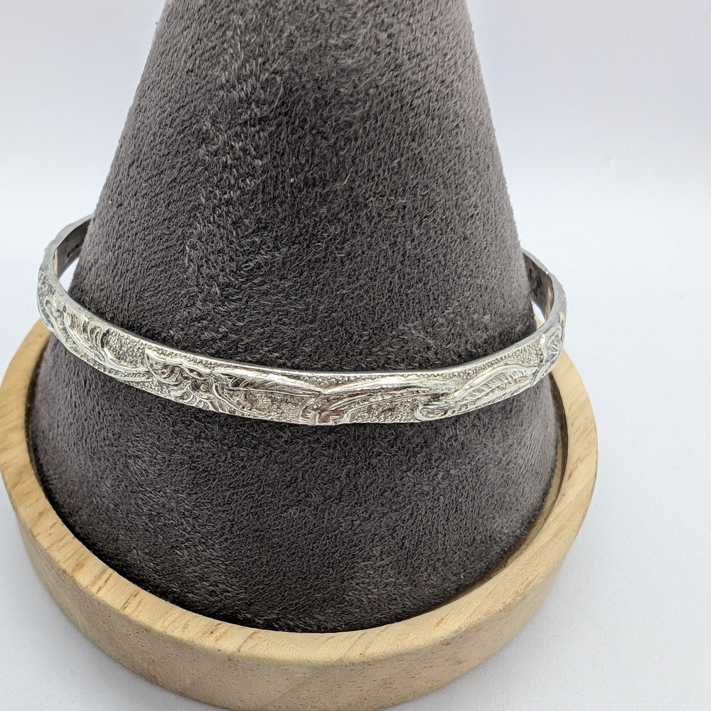 Mexico Silver Bangle With Leaf Design - Picture 3 of 12